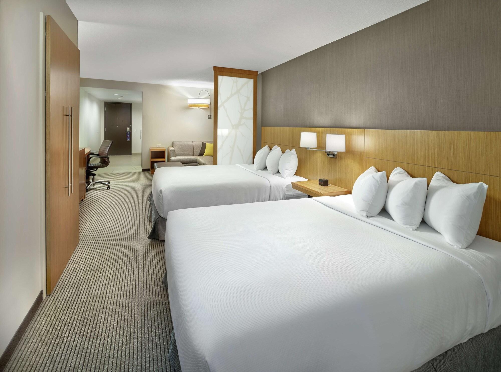 Doubletree By Hilton Edmonton Downtown Hotel Luaran gambar