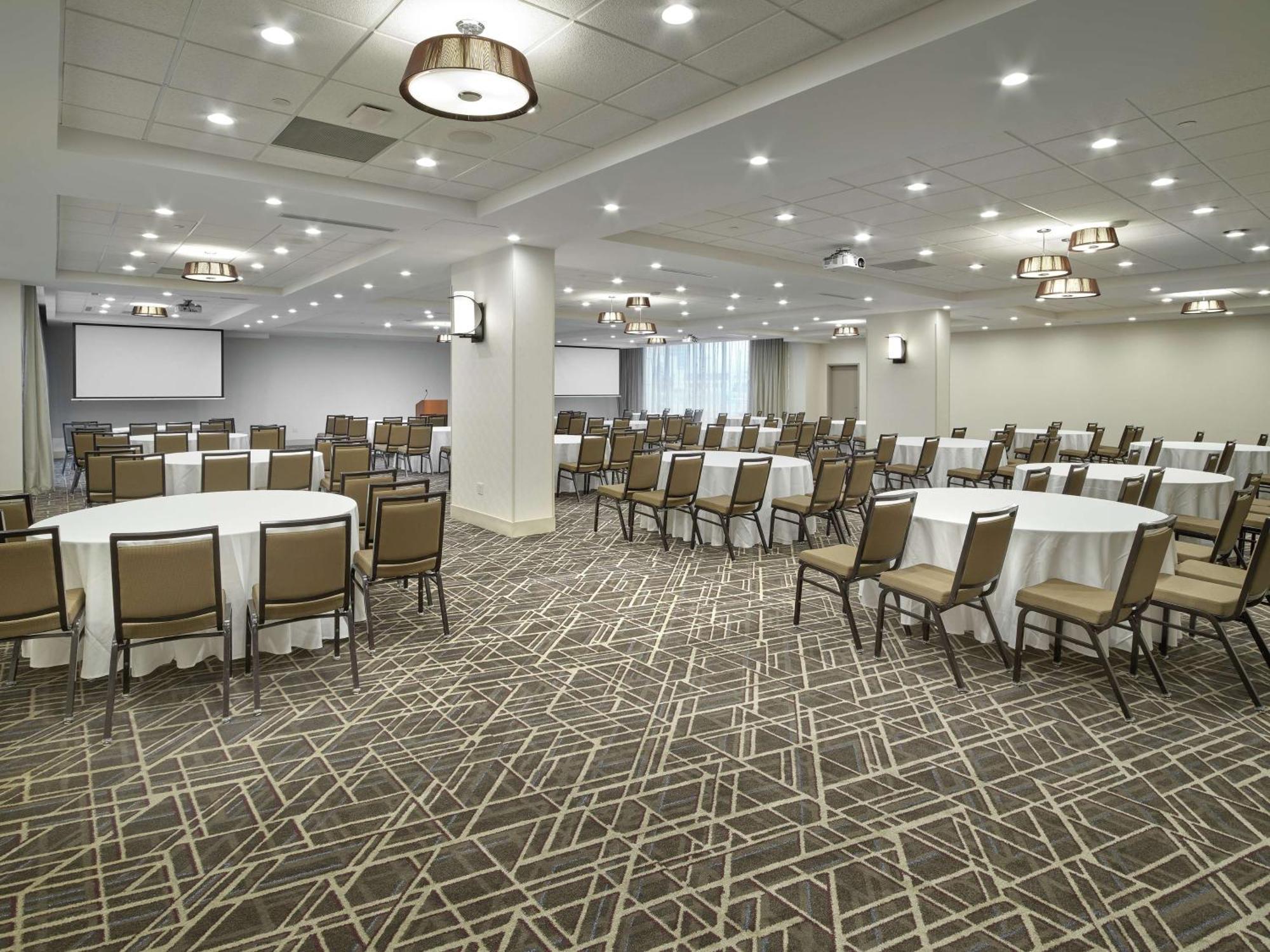 Doubletree By Hilton Edmonton Downtown Hotel Luaran gambar