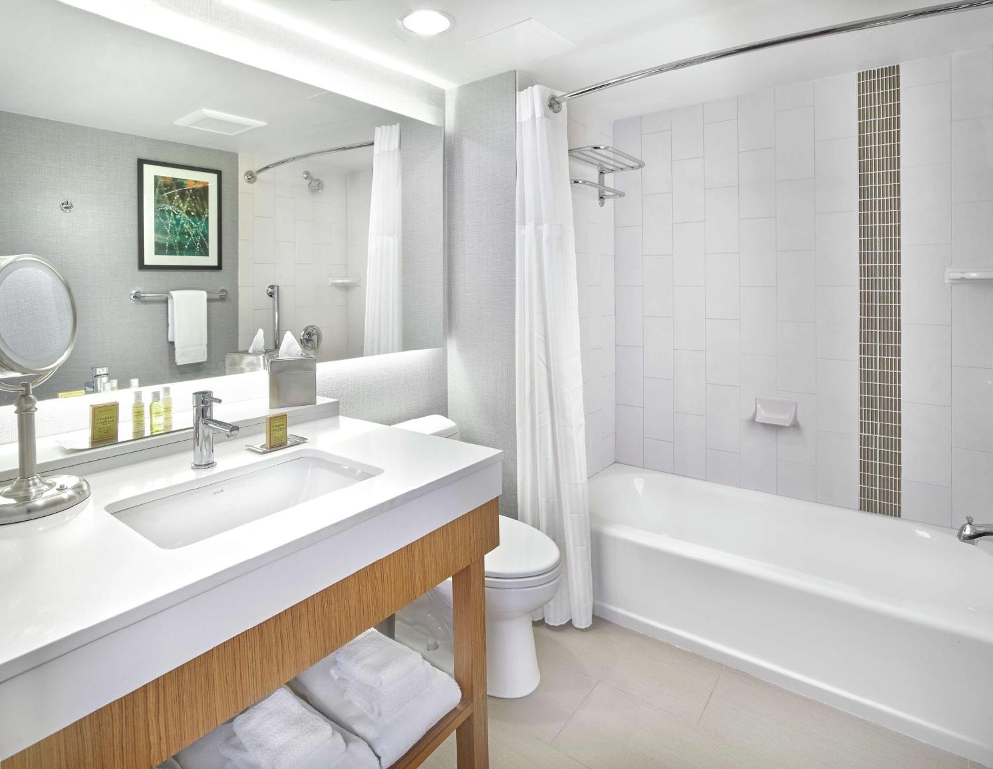 Doubletree By Hilton Edmonton Downtown Hotel Luaran gambar