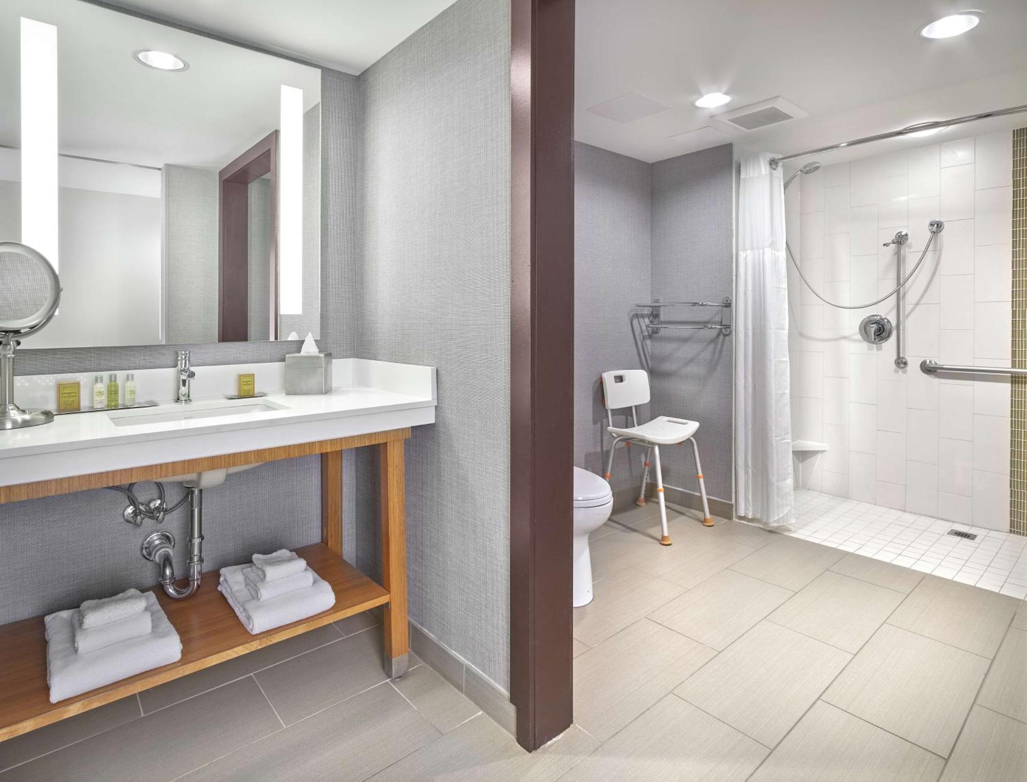 Doubletree By Hilton Edmonton Downtown Hotel Luaran gambar