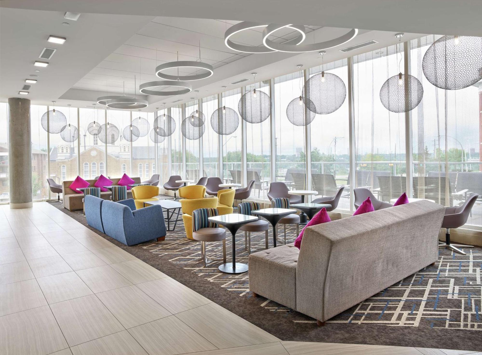 Doubletree By Hilton Edmonton Downtown Hotel Luaran gambar