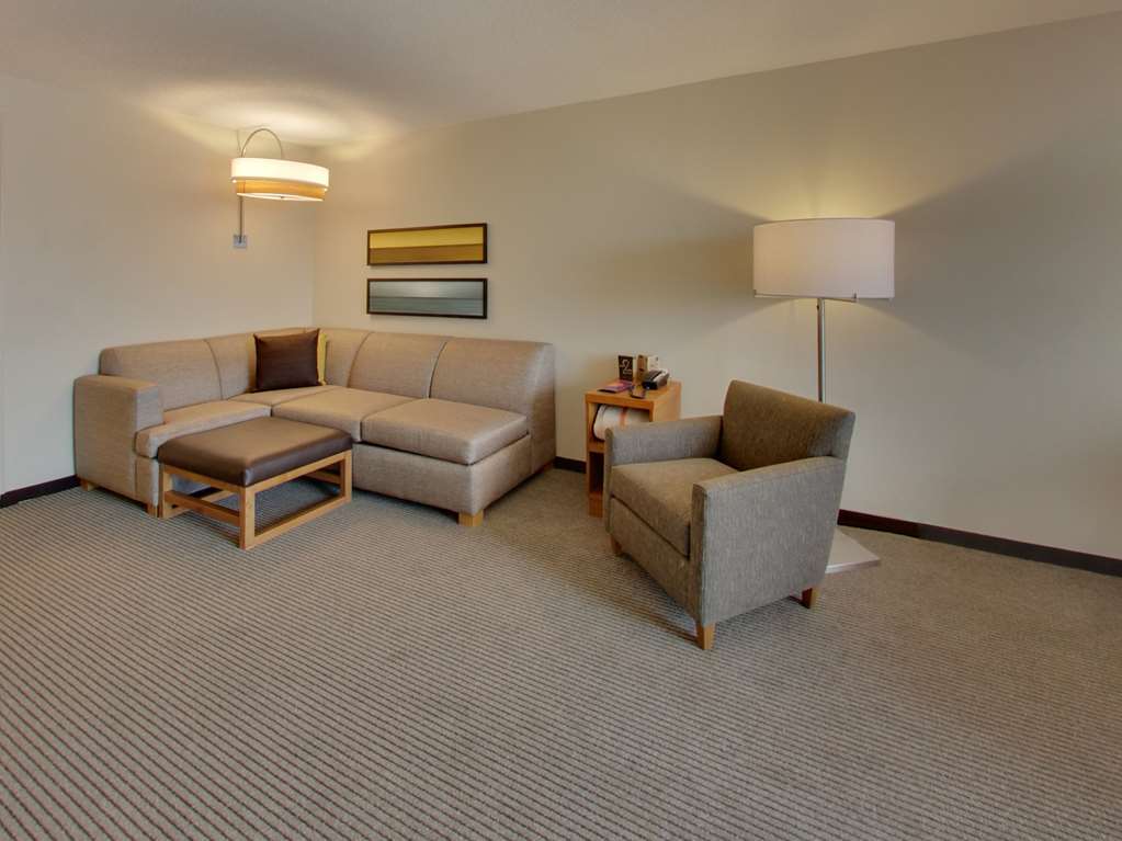 Doubletree By Hilton Edmonton Downtown Hotel Bilik gambar